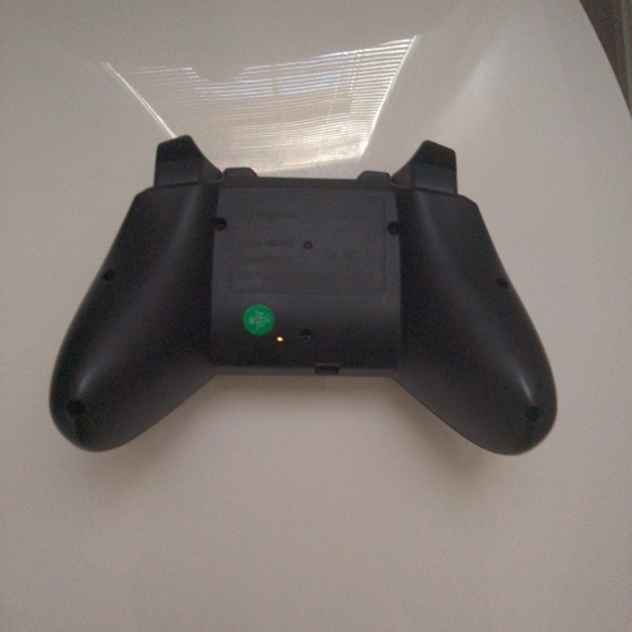 Biogenik PS4/PS5 Bluetooth Controller - Picture 2 of 3